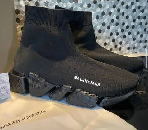 Balenciaga Speed 2.0 – Innovación, Lujo y Presencia de Artista