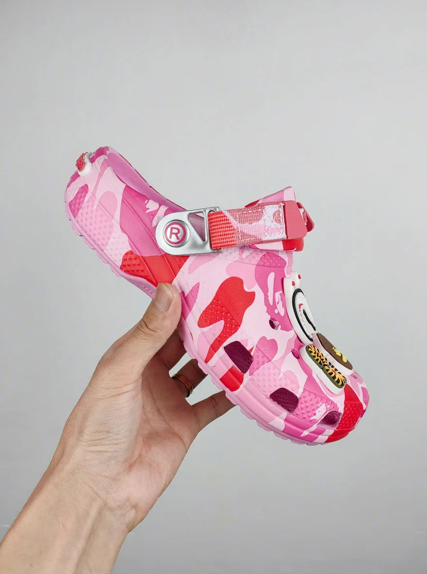 Crocs x BAPE – Comodidad, Exclusividad y Estilo de Artista