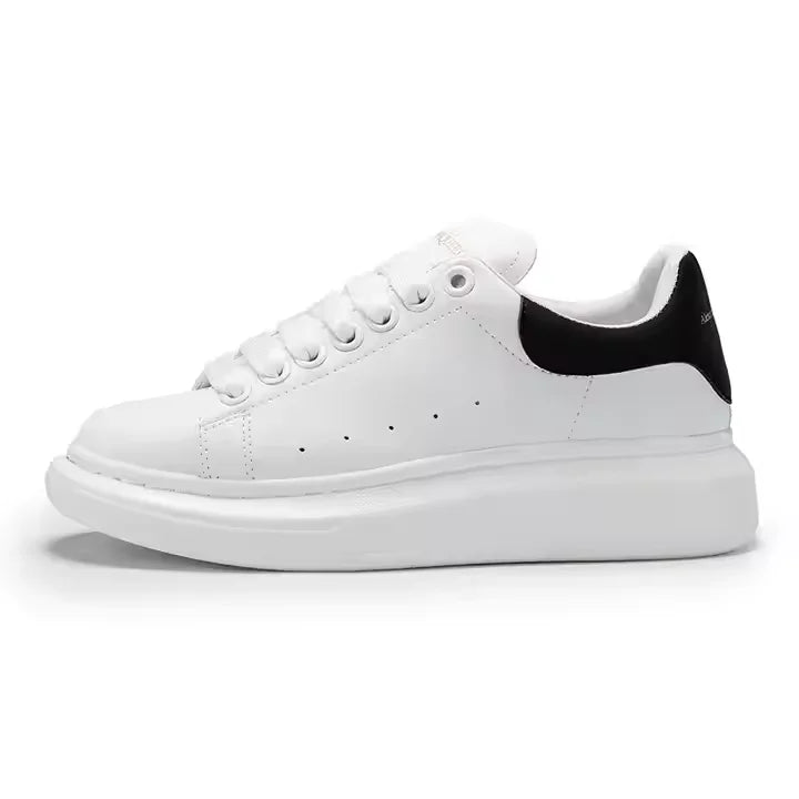 Alexander McQueen Oversized Sneakers – Estilo de Artista