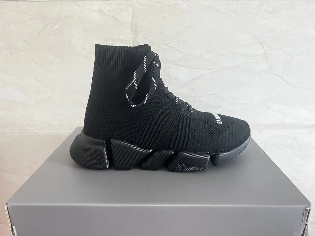 Balenciaga Speed 2.0 Lace Up – Lujo Urbano y Estilo de Artista