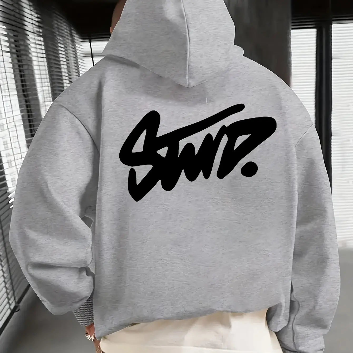 Sudadera STWD – Exclusividad, Comodidad y Estilo de Artista
